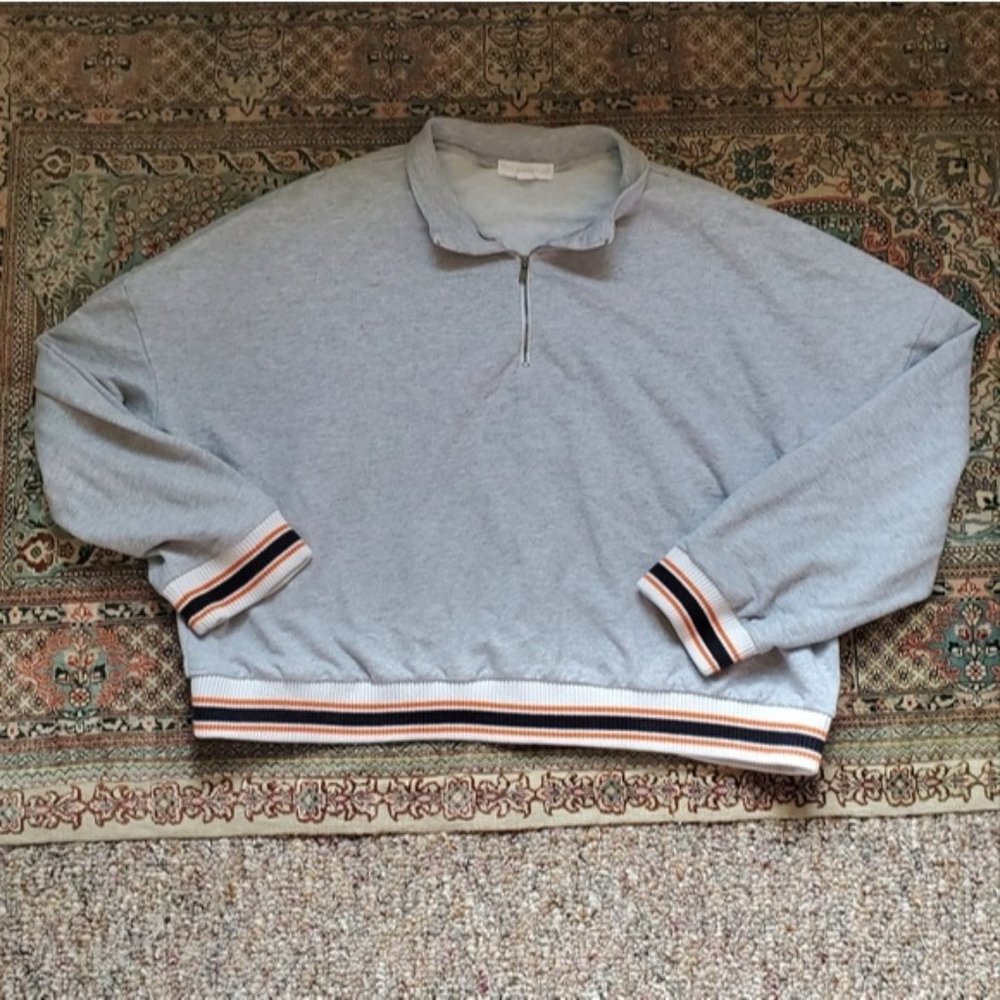 Cropped pullover medium